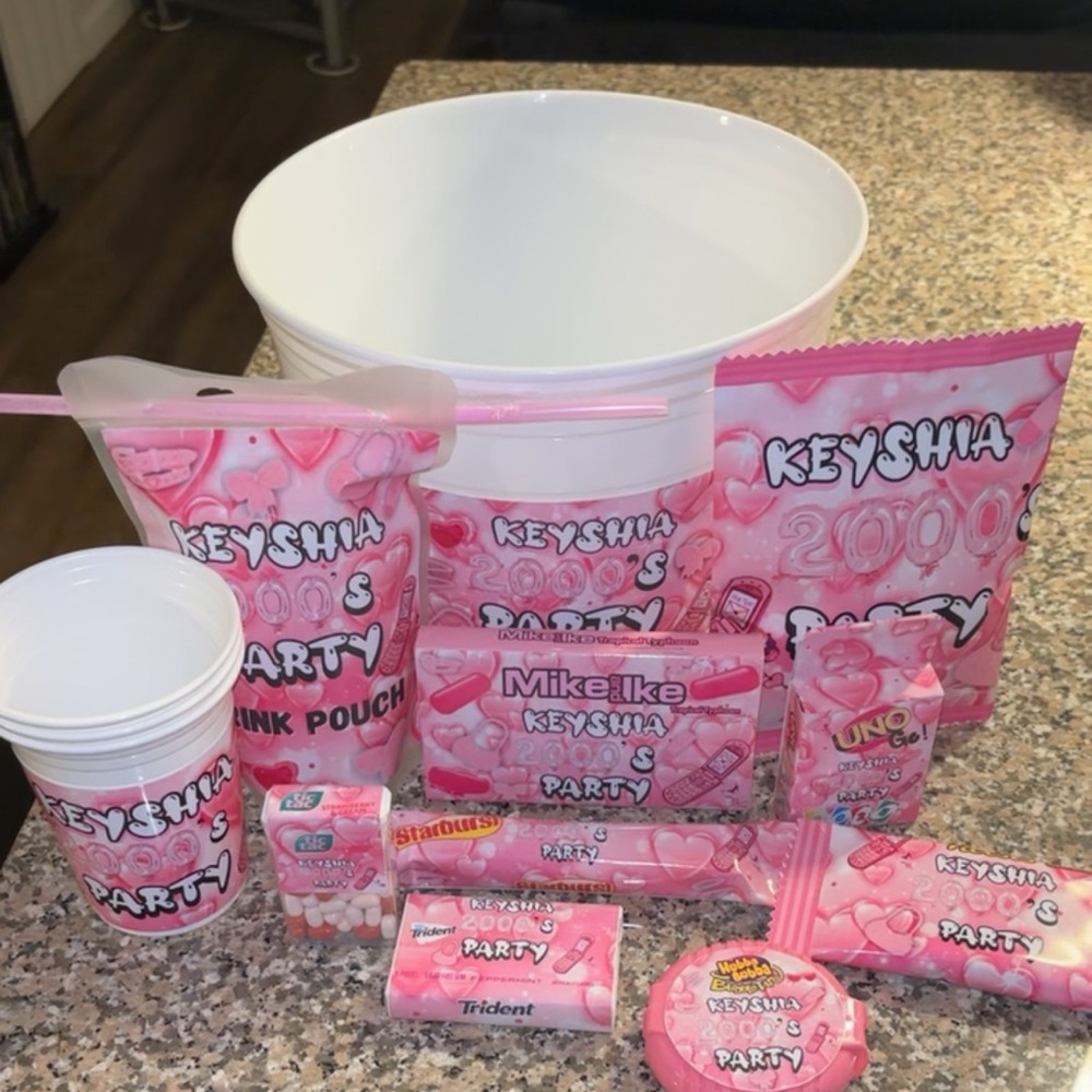 2000s Party Pink Party Supplies Set